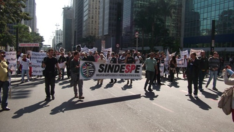 Luta do Sindespe na avenida Paulista em dias de manifestação